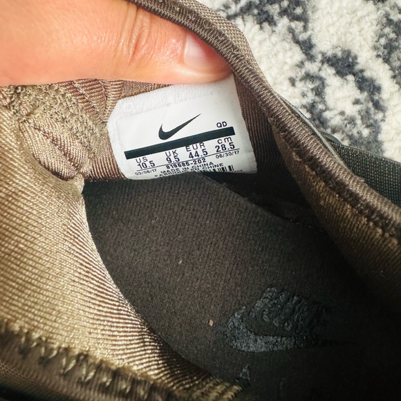 Army Green Mens Nike Huaraches - Picture 5 of 6